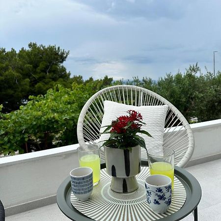Olive View Apartment Brela Exterior photo
