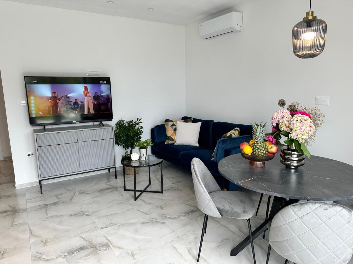 Olive View Apartment Brela Exterior photo